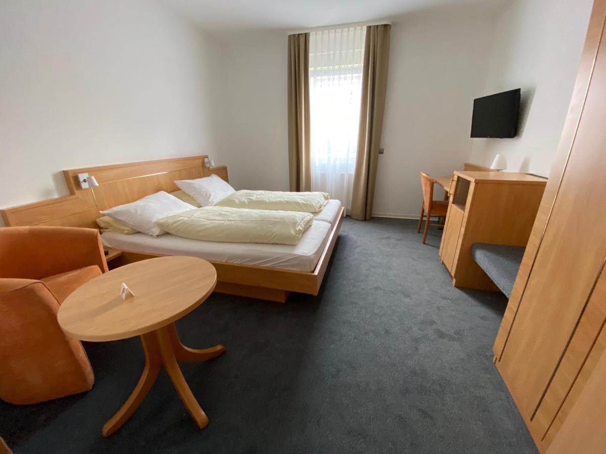 Hotel Am Schloss Darmstaedter Hof バート・ホンブルク エクステリア 写真