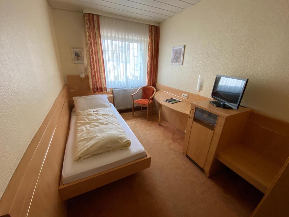 Hotel Am Schloss Darmstaedter Hof バート・ホンブルク エクステリア 写真