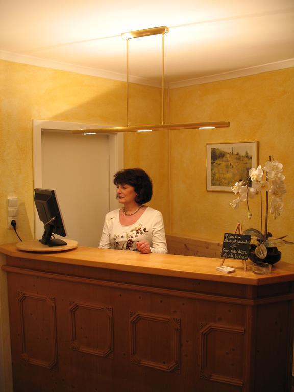 Hotel Am Schloss Darmstaedter Hof バート・ホンブルク エクステリア 写真